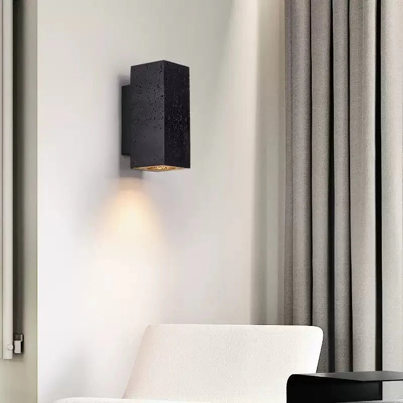 Applique murale moderne Torm en Noir travertin