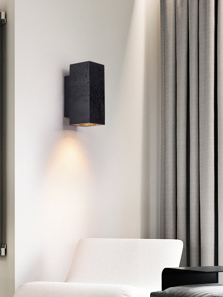 Applique murale moderne Torm en Noir travertin