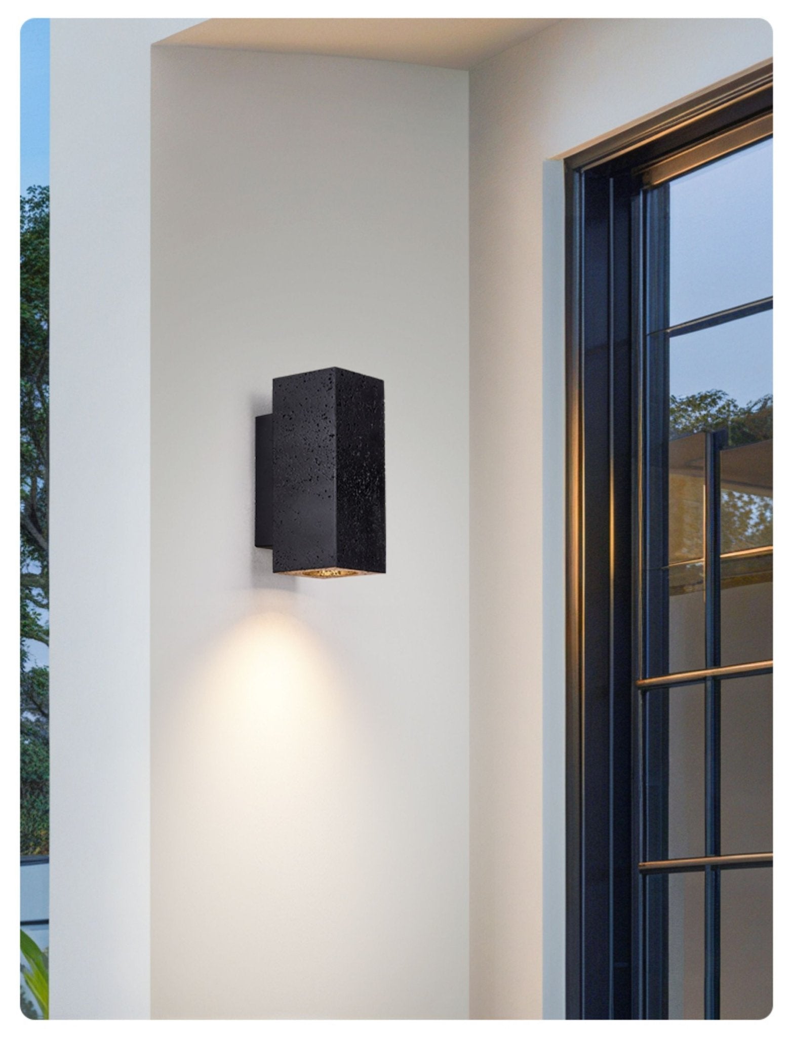 Applique murale moderne Torm en Noir travertin