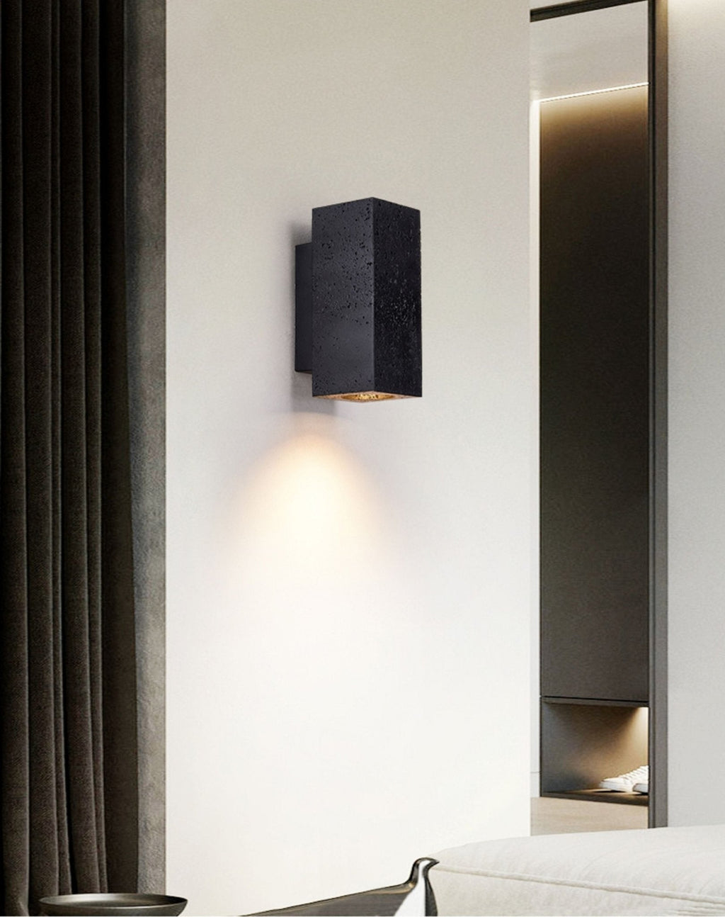 Applique murale moderne Torm en Noir travertin