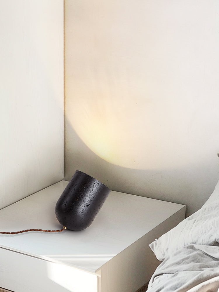 Lampe à poser moderne Arman en Noir travertin