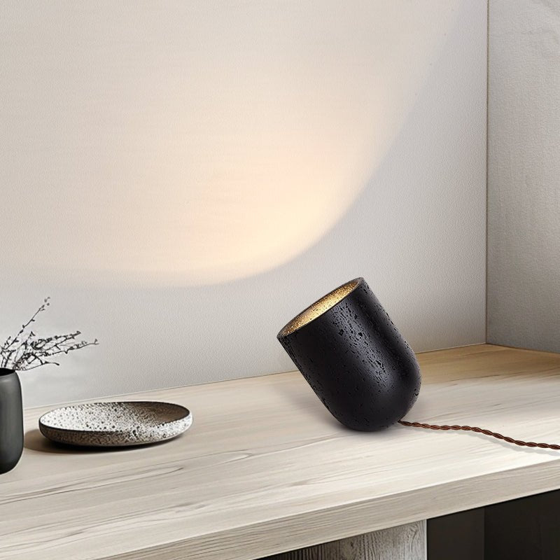 Lampe à poser moderne Arman en Noir travertin