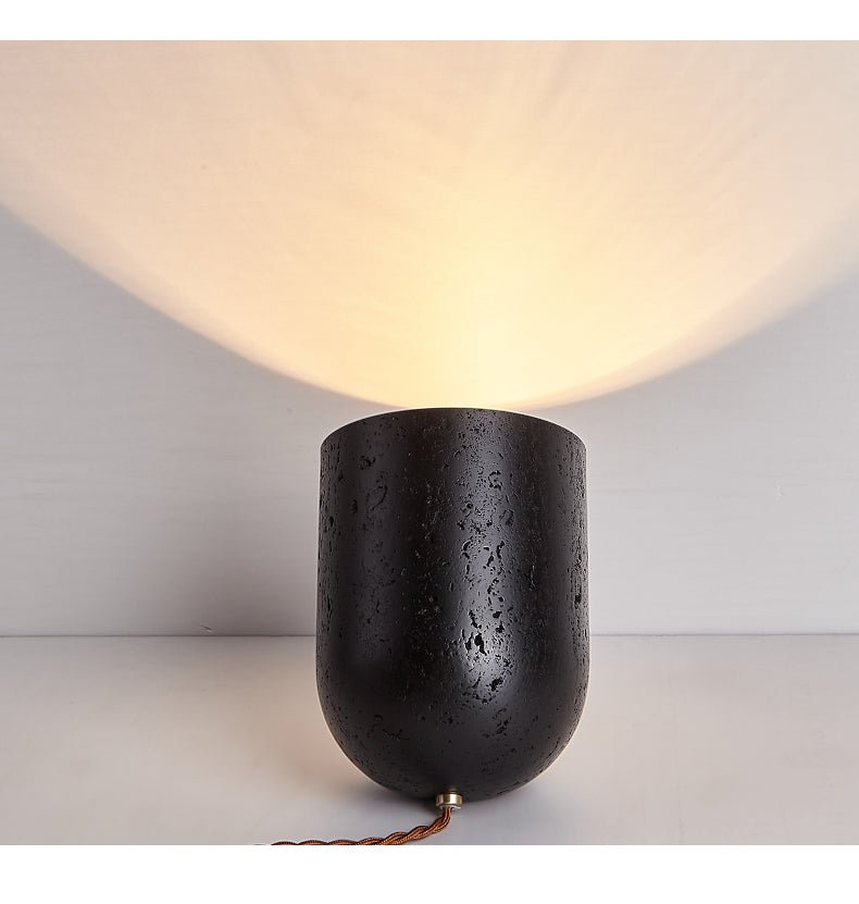 Lampe à poser moderne Arman en Noir travertin