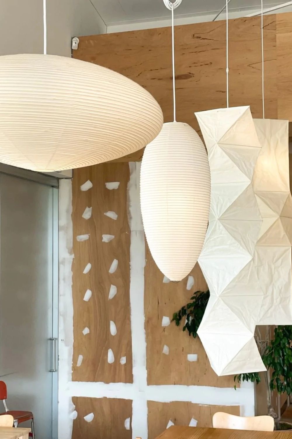 Suspension moderne Ove en papier Blanc et blanc câble