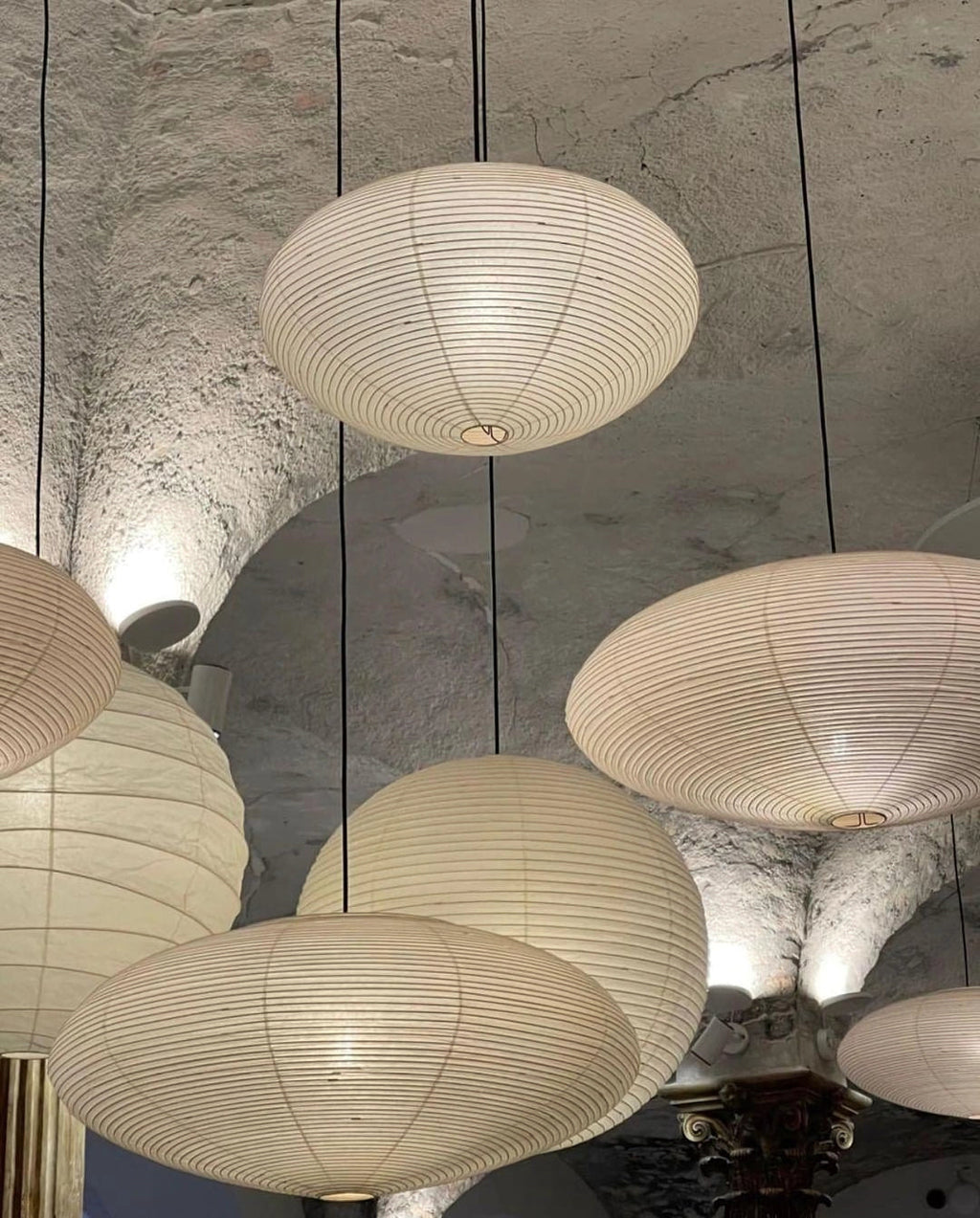 Suspension moderne Ove en papier Blanc et blanc câble
