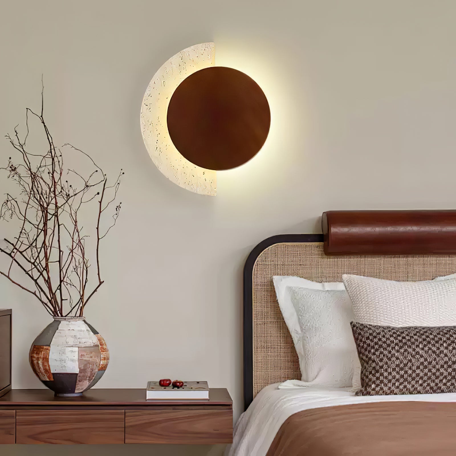 Applique murale moderne Cooper en Travertin jaune et noyer