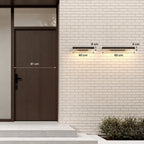 Les deux longueurs de l’applique extérieure horizontale, 40 et 60 cm pour 6 cm de hauteur, à côté d’une porte d’entrée de 91 cm