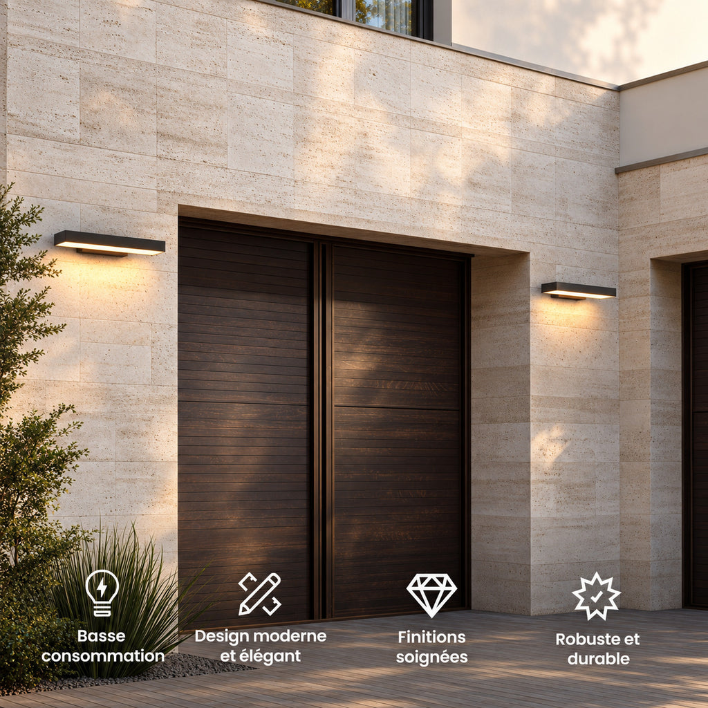 Deux appliques extérieures horizontales noires allumées autour d’une porte de garage : basse consommation, design moderne et élégant, finitions soignées, robuste et durable
