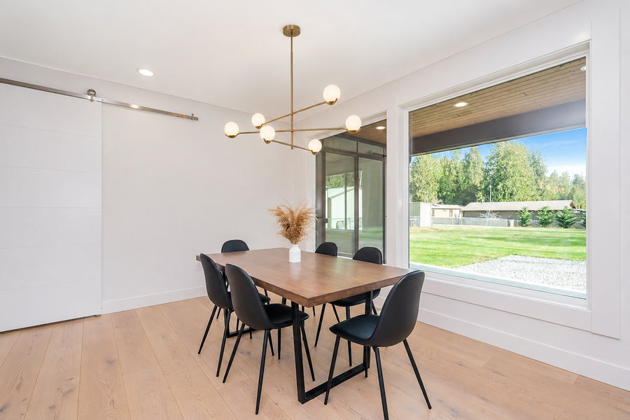 The Baer in a breakfast nook