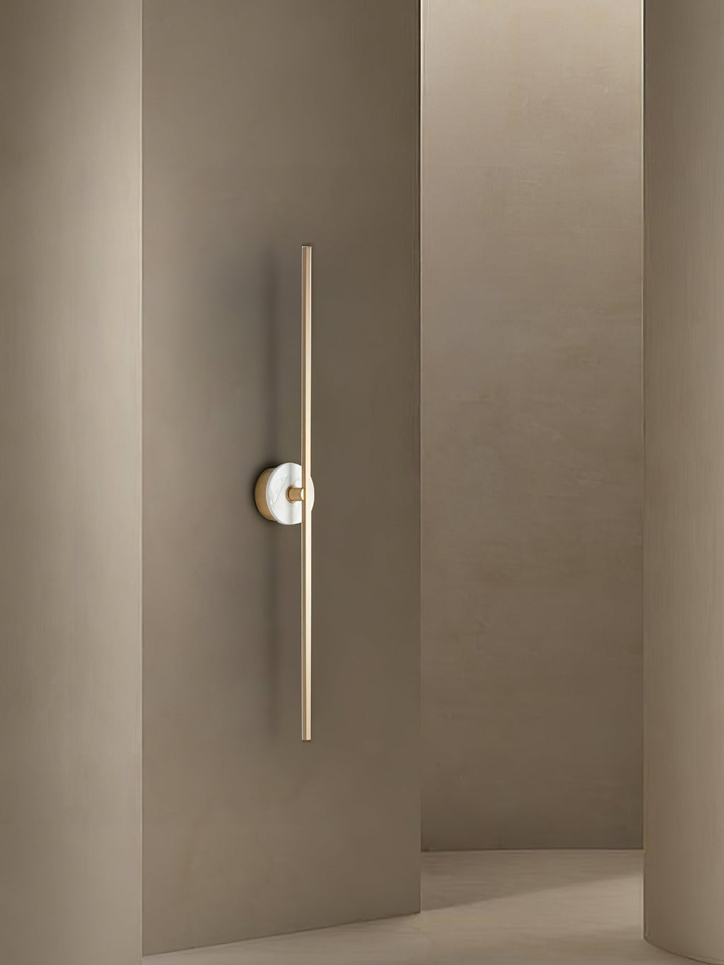 Applique murale moderne Brady en pierre, Marbre Blanc albâtre et doré
