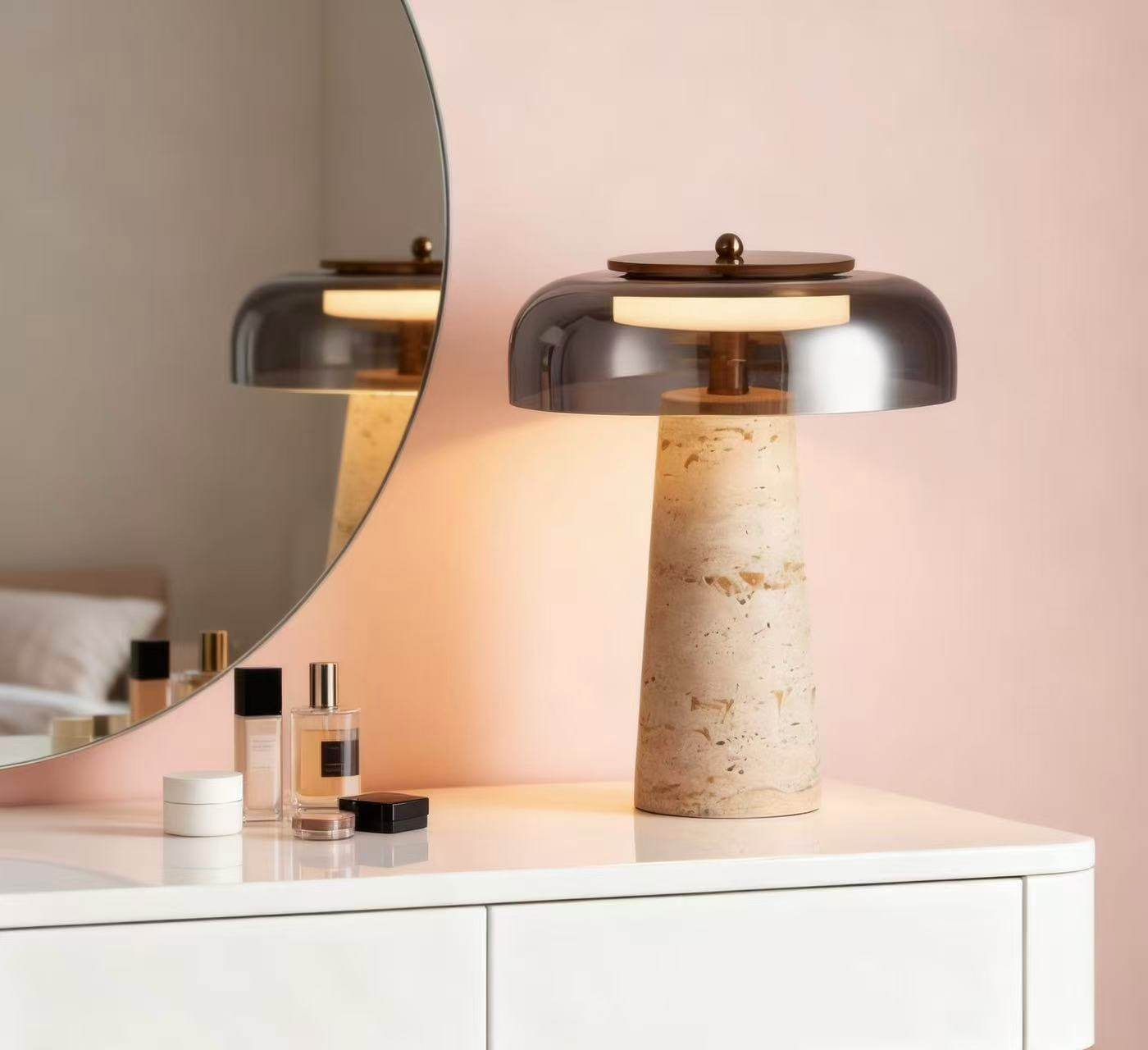Lampe à poser moderne Kaino en Transparent et travertin jaune