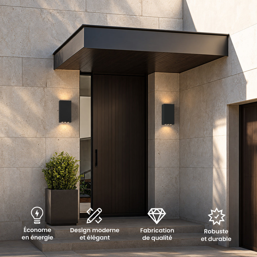 Appliques extérieures noires haut et bas encadrant une porte d’entrée : économe en énergie, design moderne et élégant, fabrication de qualité, robuste et durable