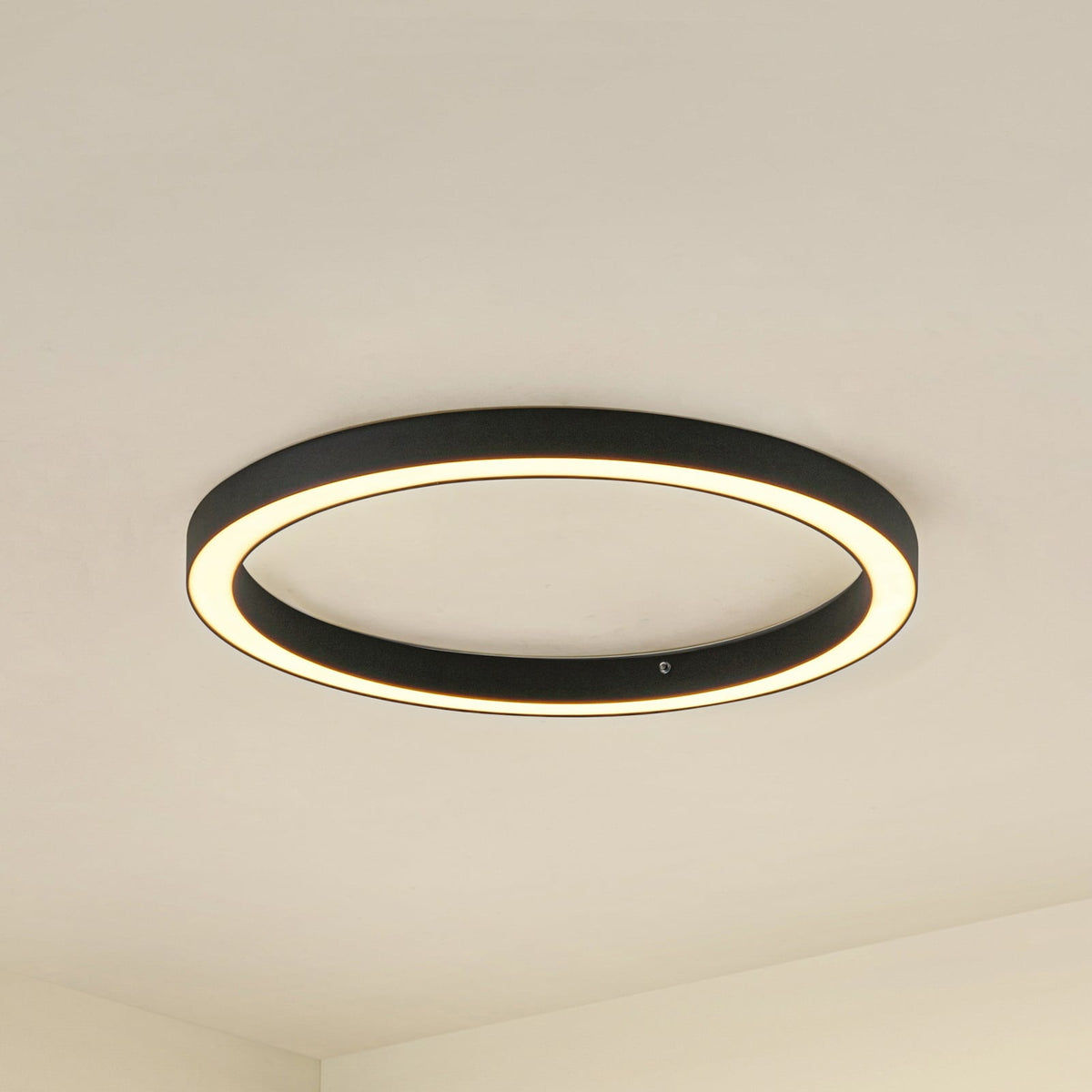 Plafonnier LED, noir, Ø 60 cm, CCT, à intensité variable — mise en situation