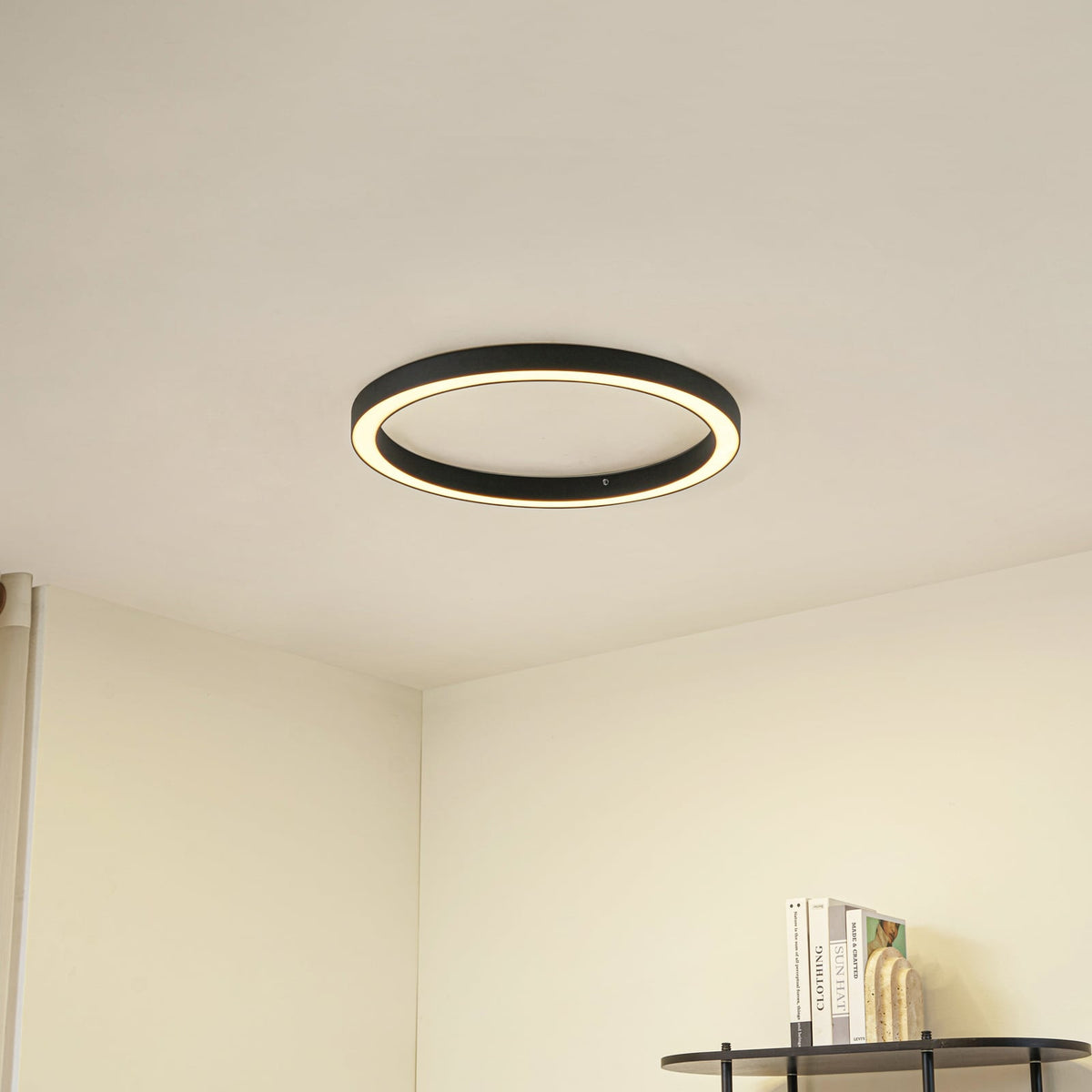 Plafonnier LED, noir, Ø 60 cm, CCT, à intensité variable — mise en situation