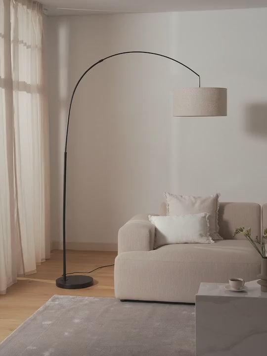 Grand lampadaire arc Cree - vidéo