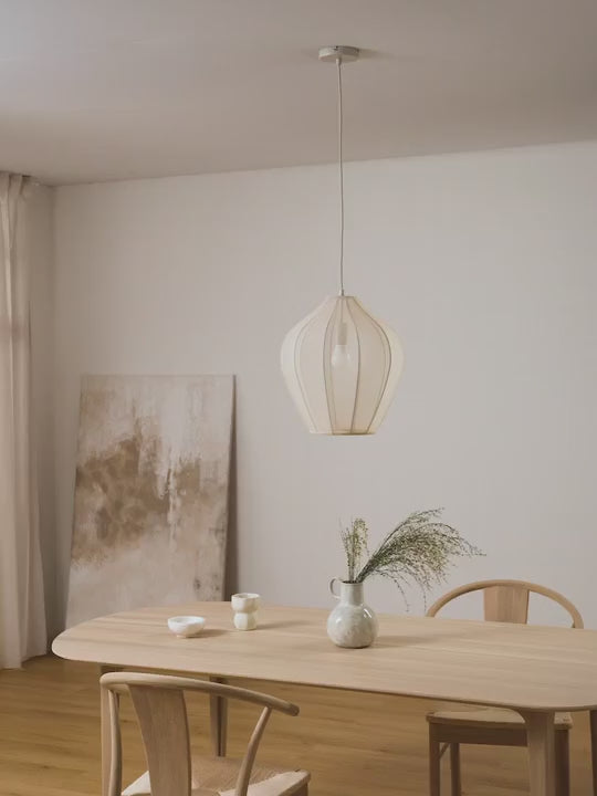 Suspension en tulle Paavo - vidéo