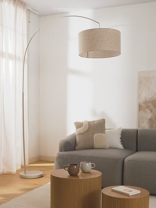 Grand lampadaire arc Cree - vidéo