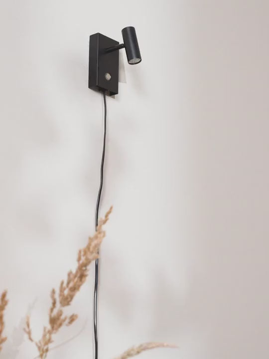 Petite applique LED à intensité variable Perry - vidéo