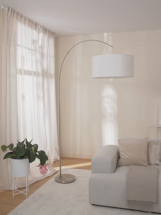 Grand lampadaire arc Cree - vidéo